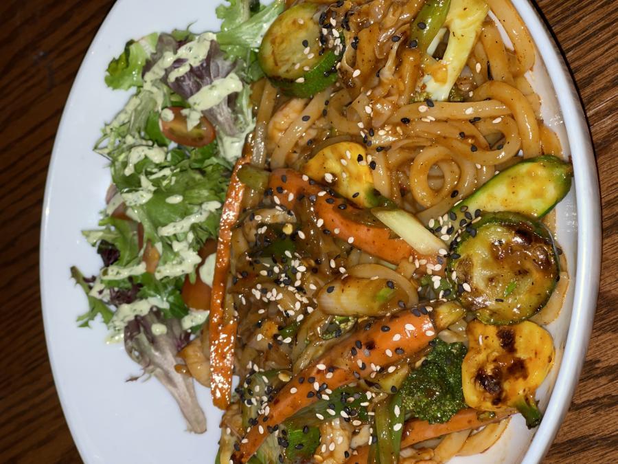 Pasta Estilo Oriental con Carne / Camaron